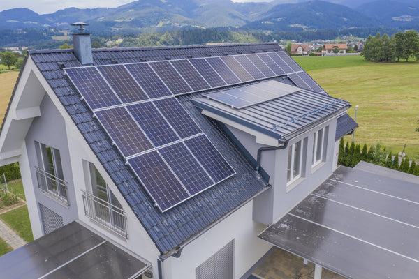 5 Signs Your Solar Panels Need Cleaning (And What It’s Costing You)